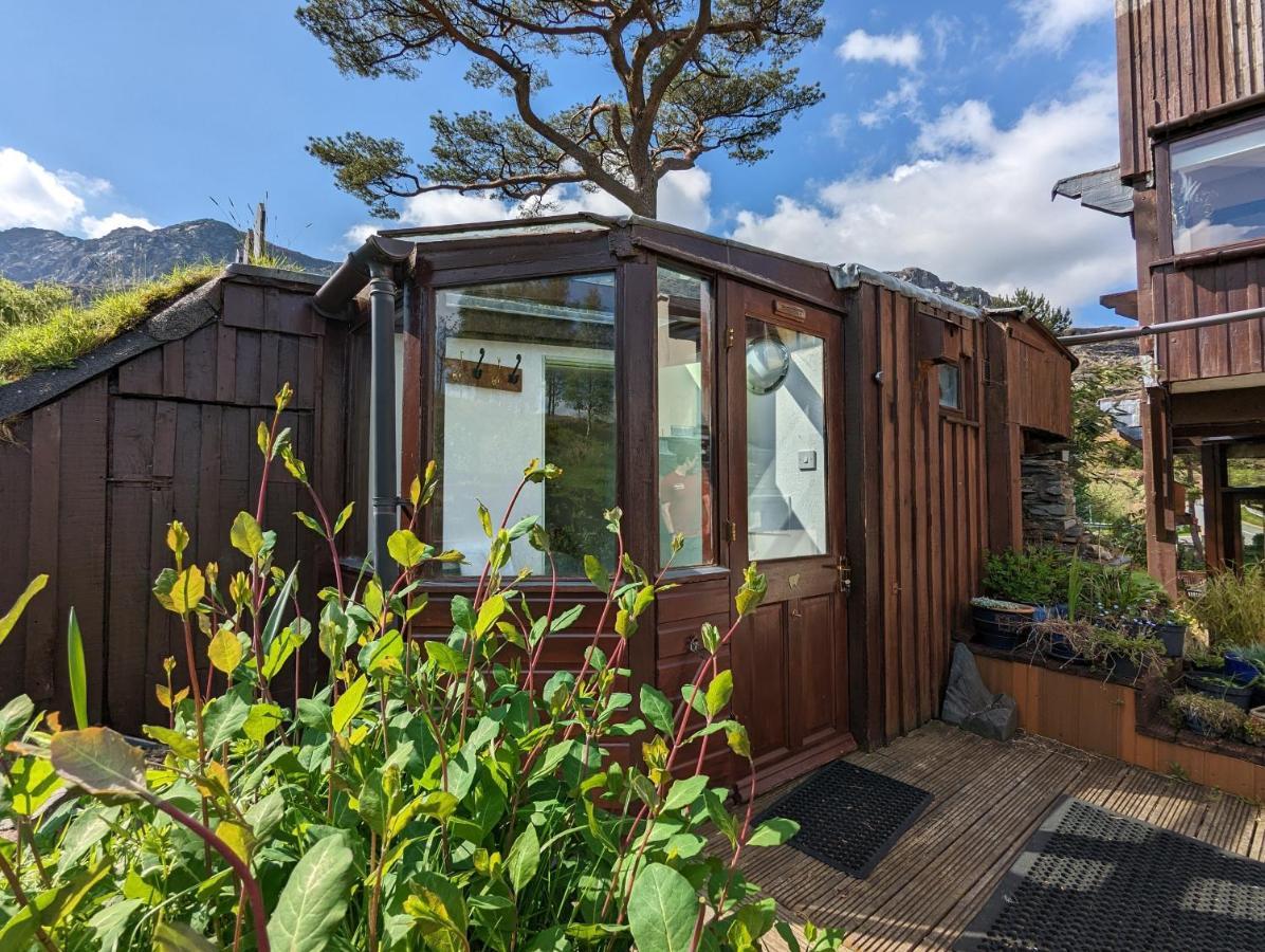 Bryn Elltyd Eco House Pension Blaenau Ffestiniog Buitenkant foto