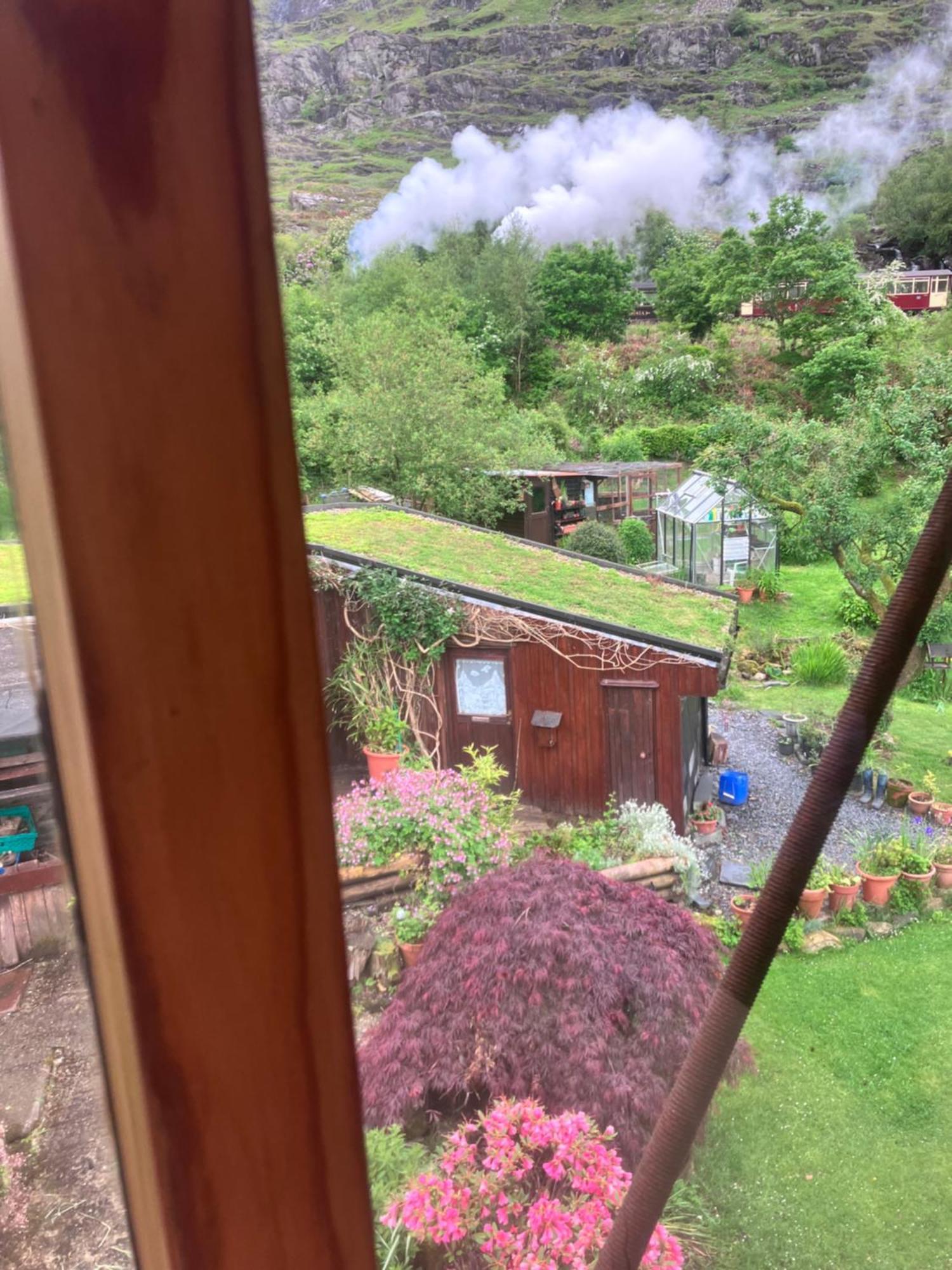 Bryn Elltyd Eco House Pension Blaenau Ffestiniog Buitenkant foto